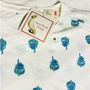 White Uniqlo tee-shirt sister parish design short sleeve graphic tee 100% cotton